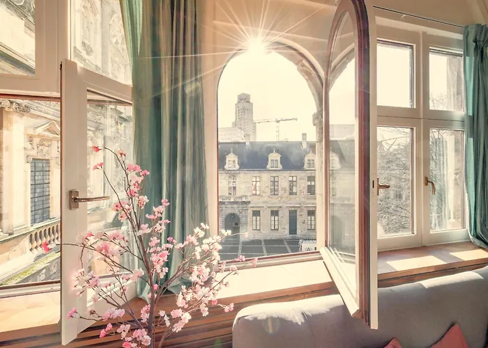 The Hendrik Square Residence